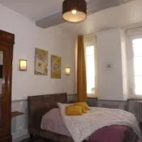 Viesnīca Chambre d'hôtes LARIBOISIERE pilsētā Fužēra