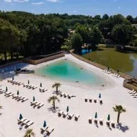 Domaine Mélusine - à 2km du Puy duFou France !、レ・ゼペスのホテル