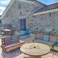 Gîte Sud Ardèche，維扎克奧伯納機場 - OBS附近的飯店