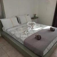 마로우시 룸스(Marousi Rooms)