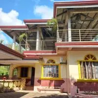 CABRERA GUEST HOUSE exGREEN BAMBOO GUIMARAS, hotel a Nueva Valencia
