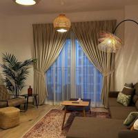 Lovely 2-bedroom apartment, hotel in Abu Dhabi