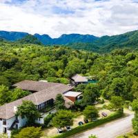 Rain Tree Residence Hotel, hotel en Phayayen