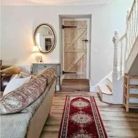 Stunning riverside cottage in central location, hotel i Donegal