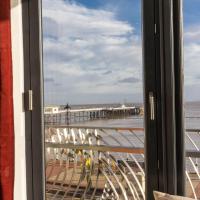 Luxury one bed with sea views - Cliff View, hotel in Cardiff
