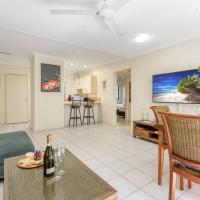 Tropical Villa 8 – Tropical Reef, hotel sa Four Mile Beach, Port Douglas