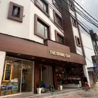 The Divine Oak, hotel en Katra