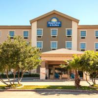 Days Inn & Suites by Wyndham San Antonio near Frost Bank Center, hotel in East San Antonio, San Antonio