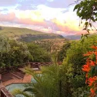 Acra-Retreat Mountain View Lodge, hotel sa Waterval Boven