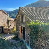 Charmant petit gîte au cœur de l’Ardèche, hotel a Saint-Mélany