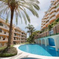 Modern apartment with terrace, hotell i Nueva Andalucia i Marbella