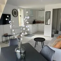 La petite maison de Kerguiniou, hotel di Glomel