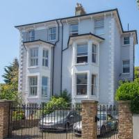 Stunning large Victorian Maisonette with sea view