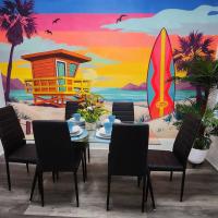 Beach Themed Downtown Oasis ~ Patio ~ EV ~ Parking