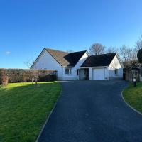 Llais Y Mor- Spacious 4 bedroom home with coastal views and nearby beach
