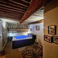 L' ecurie de Florent et Spa, готель у місті Cheval-Blanc
