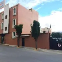 Hotel Cali Blvd.، فندق في Guadalupe