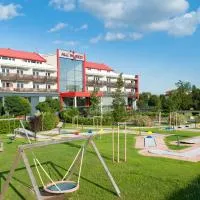All in Red Thermenhotel, hotel em Lutzmannsburg