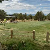 Hacienda Roja - The Cedars #7 at Wind Walker Homestead, hotel a Spring City