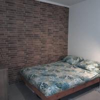 Studio agréable et fonctionnel à 5km des plages, hotel poblíž Letiště Côte de Granit – Lannion - LAI, Lannion