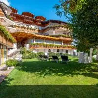 Viesnīca Hotel La Perla pilsētā Ravaskleto