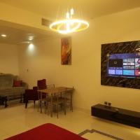 Spacious 3BR Townhouse Villa, hotel in Dubai World Central, Dubai