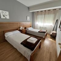 Pension Matias Rooms, hotel in Sarria