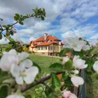 Agroturystyka "Pod Ptasią Górą", hotel a Gołubie