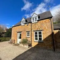 Charming Cotswold stone cottage in the Oxfordshire countryside, hotelli kohteessa Banbury