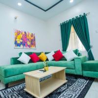 AJI Comfy 2BED Flat (Ijegun,Lagos), hotel in Lagos