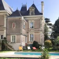 Maison de maître avec piscine et jardin - cœur des Coteaux du Layon, proche Angers et Saumur - FR-1-622-55, viešbutis mieste Faye-dʼAnjou
