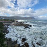 *Self-Check in - Whale Watching Paradise -Central*, hotel in Hermanus City-Centre, Hermanus