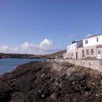 Jetty Cottage, a self-catering cottage sitting on the jetty, with sea view, hotel en Amhuinnsuidhe