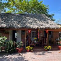 Ty Phu Miet Vuon Homestay - Entire Bungalow، فندق في Tây Ninh