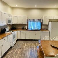 Modern Farmhouse 3 Bed, 2 Bath Apartment, Sleeps 7, Lots of Space, Steps to Downtown, Honeywell & Eagles Theater, hotel near Marion Municipal - MZZ, Wabash