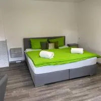 Auf dem Land und doch ganz nah (EG), hotel u gradu Krölpa