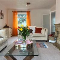 Charming 4-Bed House in Cheltenham Free Parking