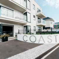 Brand New Beachfront Ground floor with garden 2 Bed apartment 6 Guests