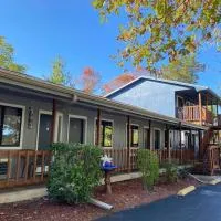 Shady Acre Inn and Suites, hotel sa Branson West