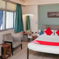 Super Collection O Hotel Pearl Near Shaniwar Wada، فندق في Shivaji Nagar، بيون