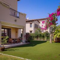 Spacious,amazing villa with a beautiful blooming garden!