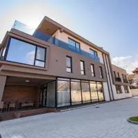 Vila Sarisa, hotell i Deva