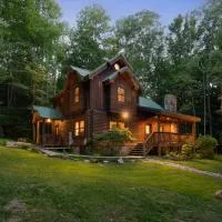 Jamesons Cabin! 8 Minutes to Wisp, HotTub, FirePit, Pets, EV Chgr, хотел в Oakland