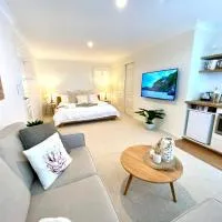 Casuarina Beach 2 bedroom retreat, hotel sa Casuarina