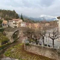 Hostal Cal Pericas, hotel v destinaci La Pobla de Lillet