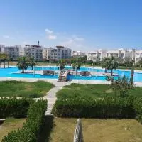 Amwaj North coast chalet in 1st floor families only, hotel en El Alamein