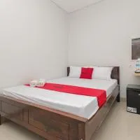 RedDoorz @ Gedangan Sidoarjo, отель в городе Сидоарджо