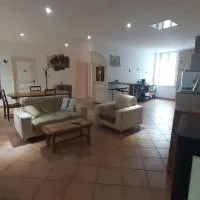 Appartemment situé a lacaune les bains, hotel v destinaci Lacaune