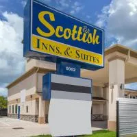 Scottish Inns & Suites Hitchcock-Santa Fe、Hitchcockのホテル