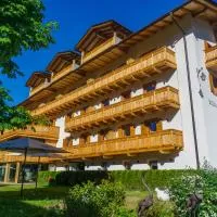 Dolomitenhotel Weisslahnbad – hotel w mieście Tires